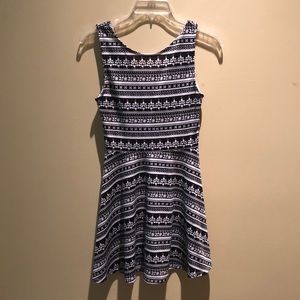 Black and white patterned dress